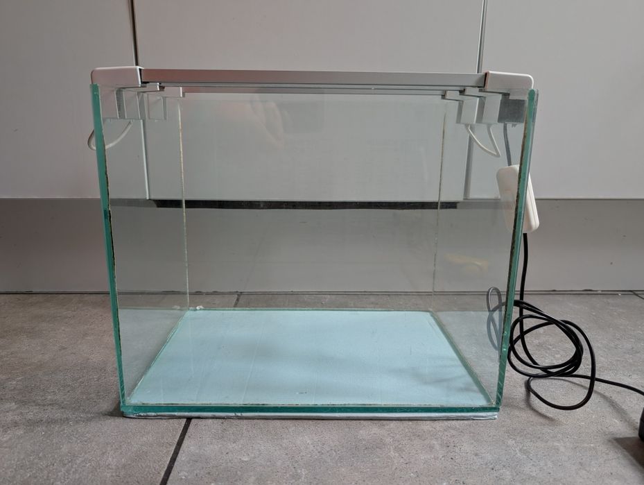 Akwarium 20L z oświetleniem 33x23x27cm