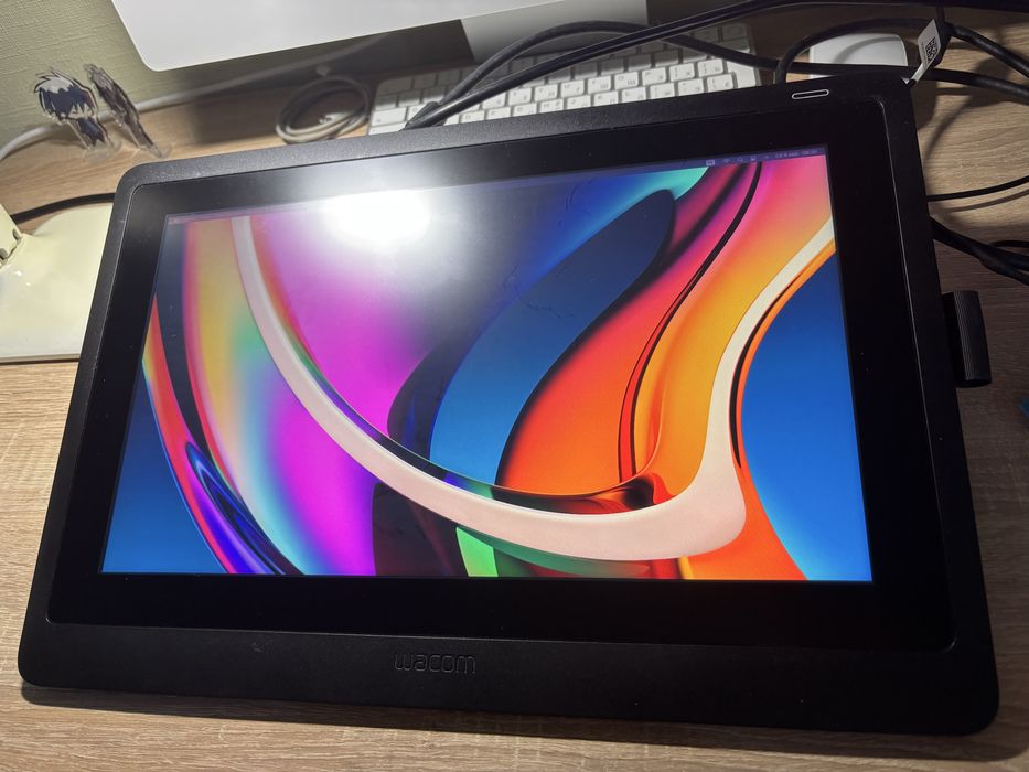 Графічний монітор-планшет Wacom cintiq 16 FHD