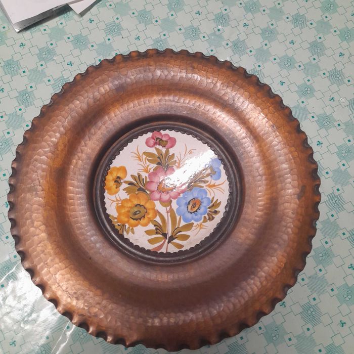 Pratos de decoração, tipo marroquino, em latão