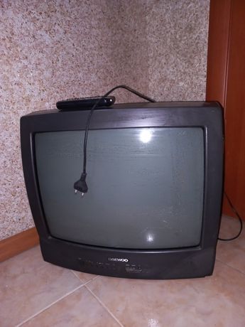 Телевізор з пультом