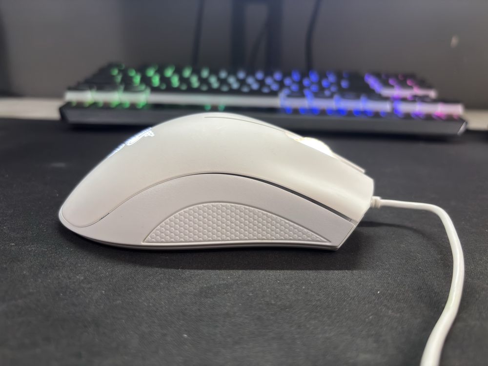 Myszka gamingowa Razer DeathAdder Essential Biała + podkładka