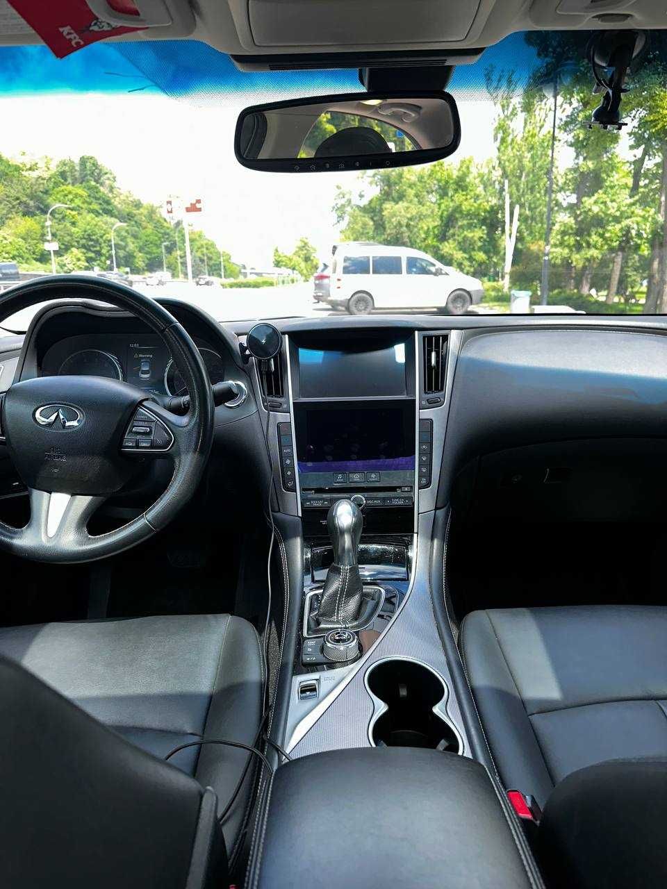 Infiniti Q50 2016