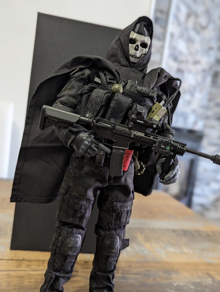 Figura 1/6 General's armoury "Ghost" call of duty