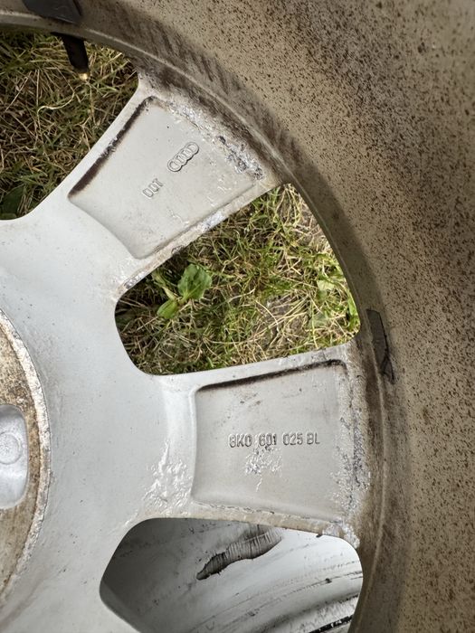 Audi A4 B8 Felgi aluminiowe R 17 8Jx17 ET26 5x112 8K0601025B