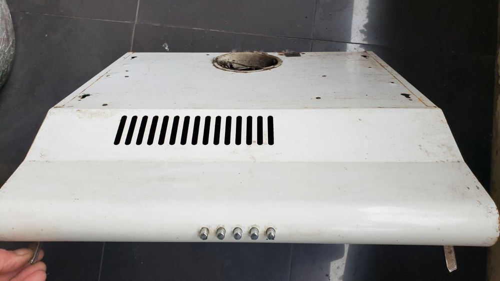 Кухонна витяжка Pyramida