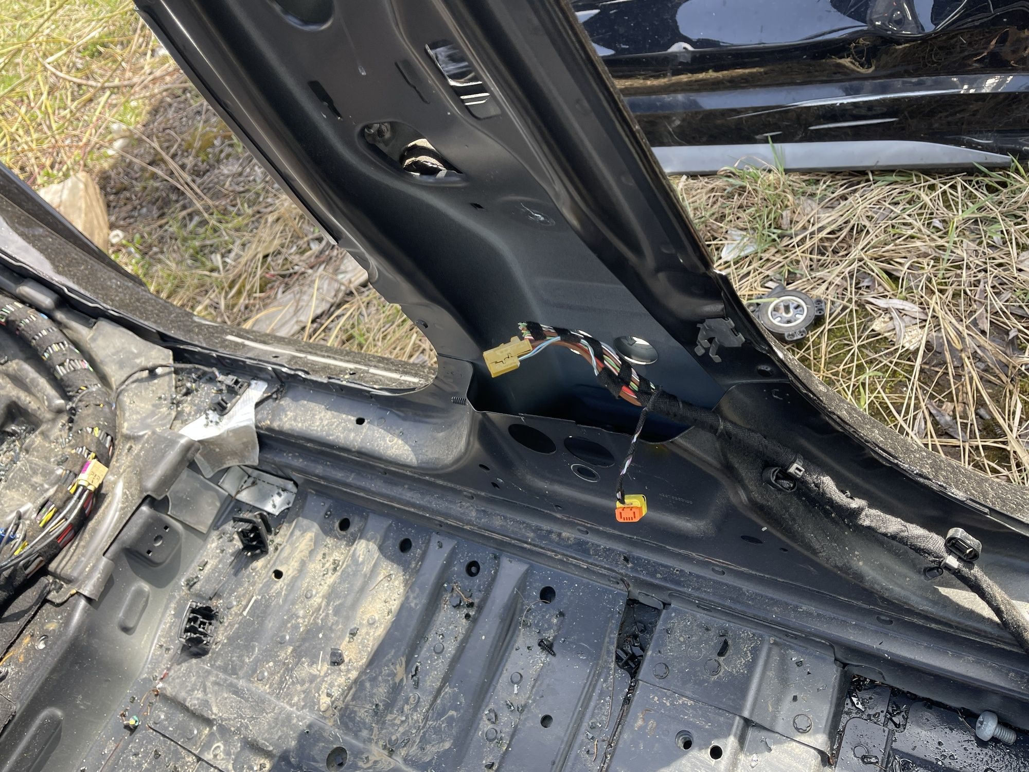 Поріг лівий з стійкою B колір 346 Mercedes EQS 580 2021-