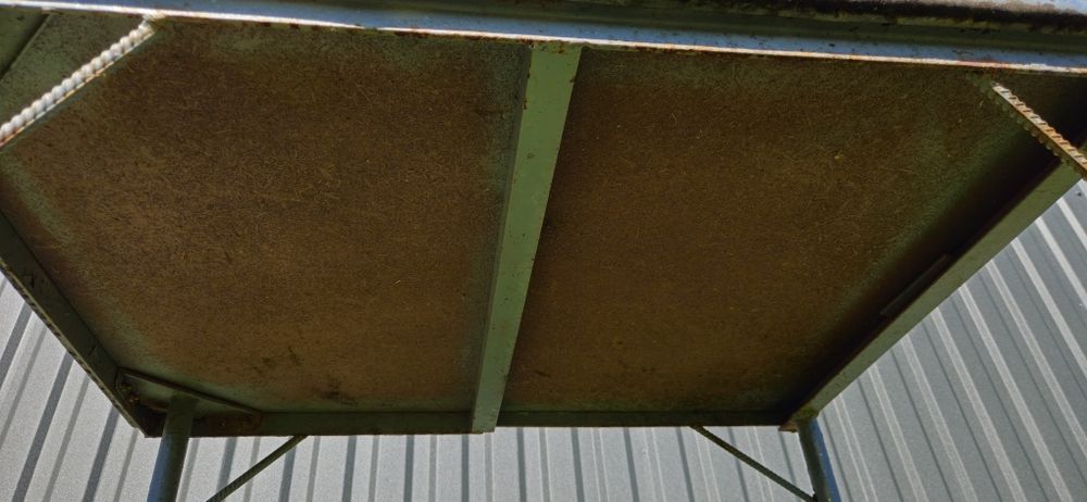 Стіл, кришка алюміній алюмінієвий, основа сталь