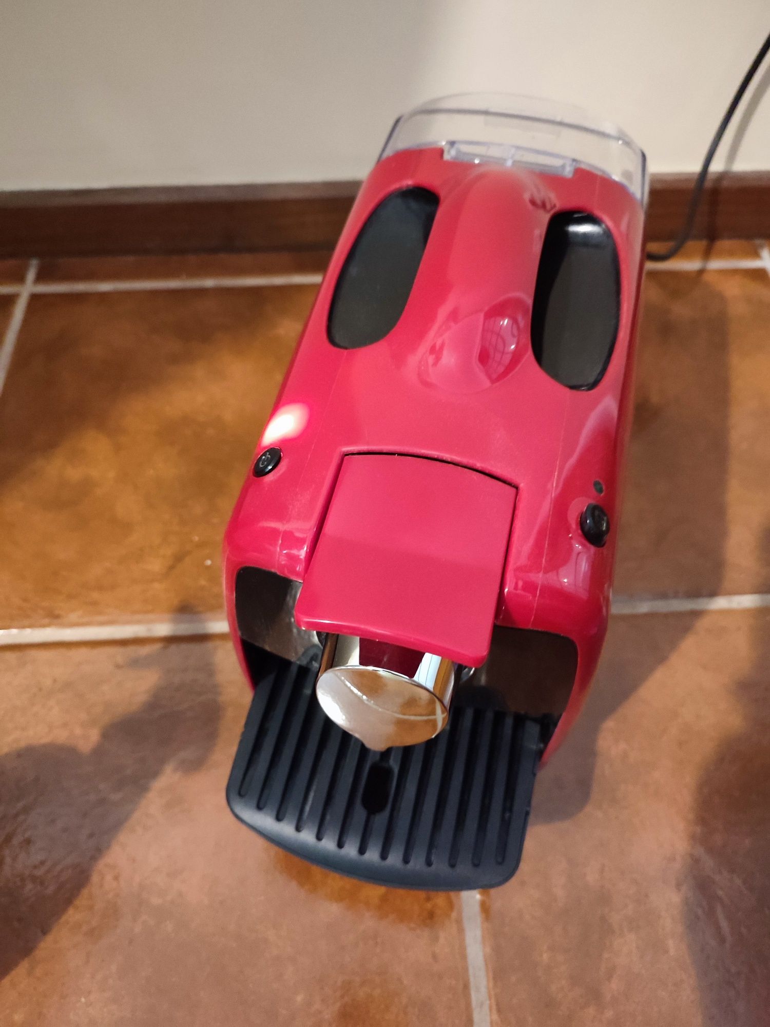 Máquina café Delta Qosmo Red