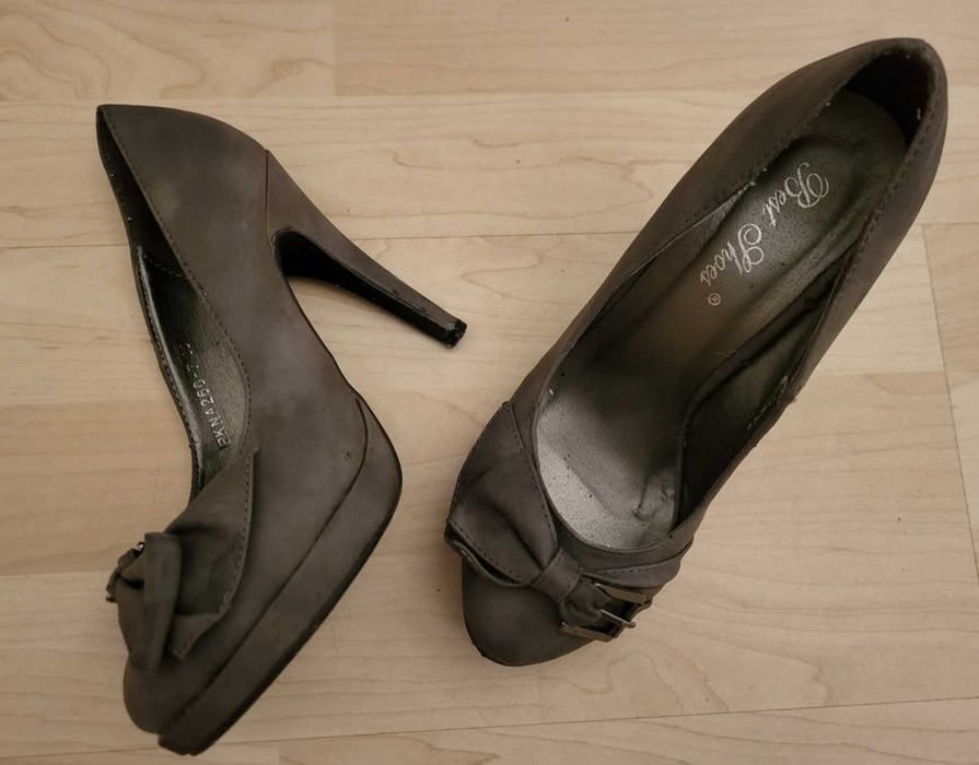 Sapatos salto alto, cinzentos, tamanho 35