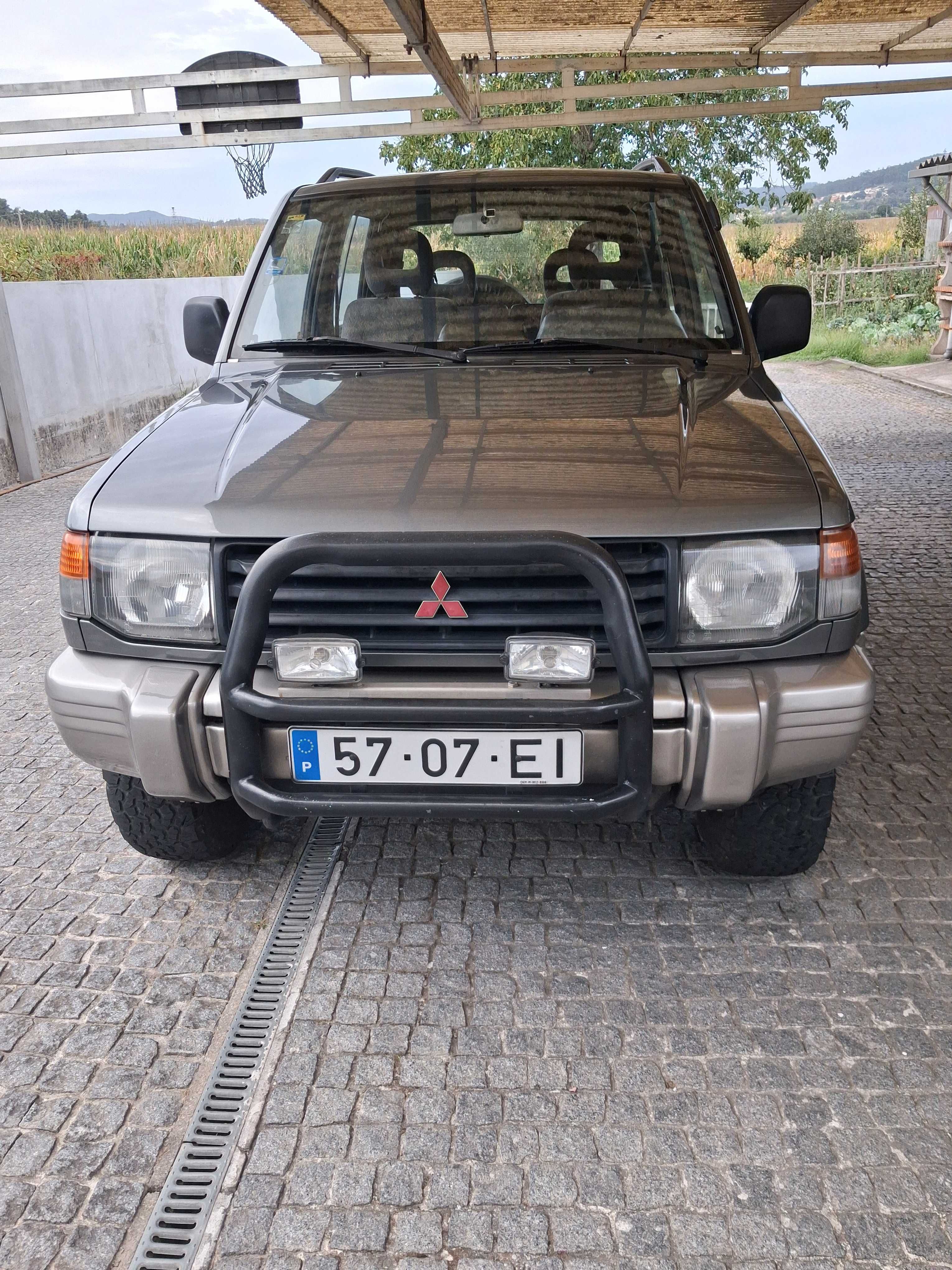 Mitsubishi Pajero 2.5