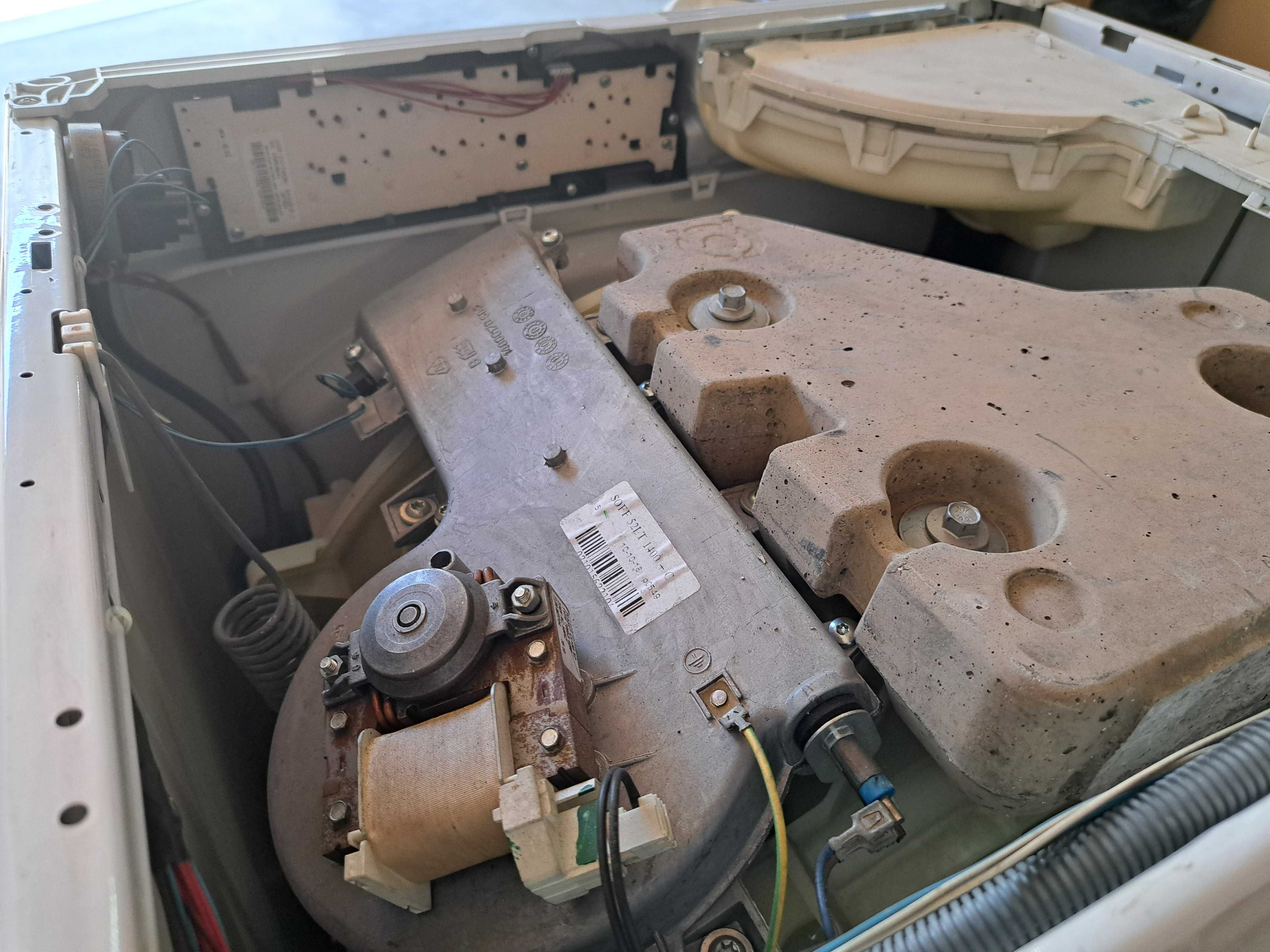 Máquina lavar e secar roupa  - Ariston Hotpoint ARMXXL 125