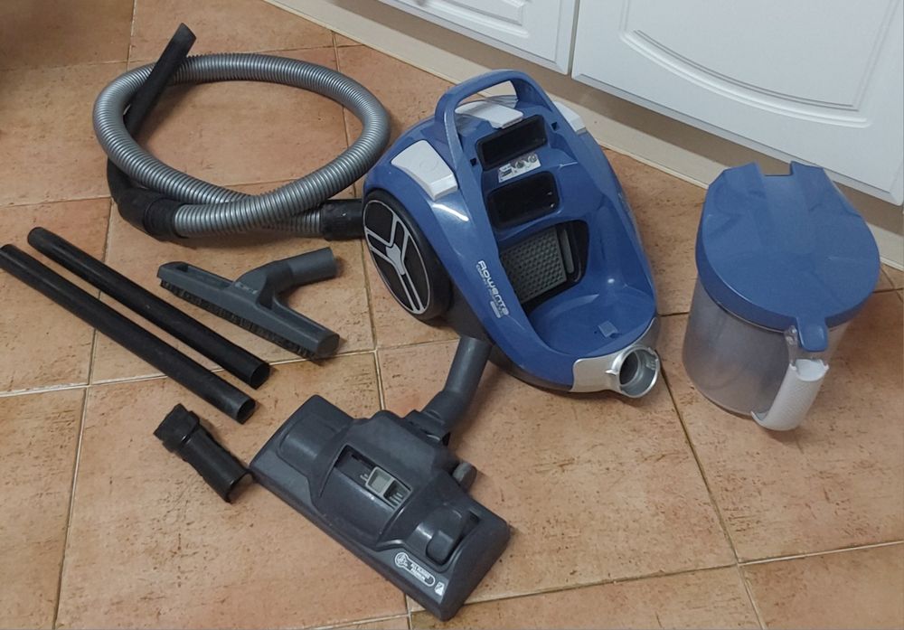 ASPIRADOR BOM DA ROWENTA SEM SACO.Casa,Quarto,Sala,Limpezas.Carro.