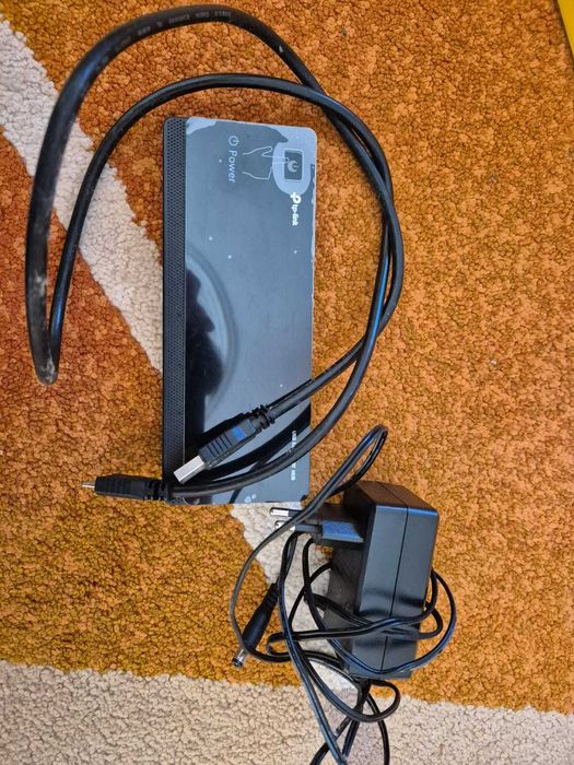 Equipamentos de rede: Router e Hub USB TP-Link, e Switch Tenda