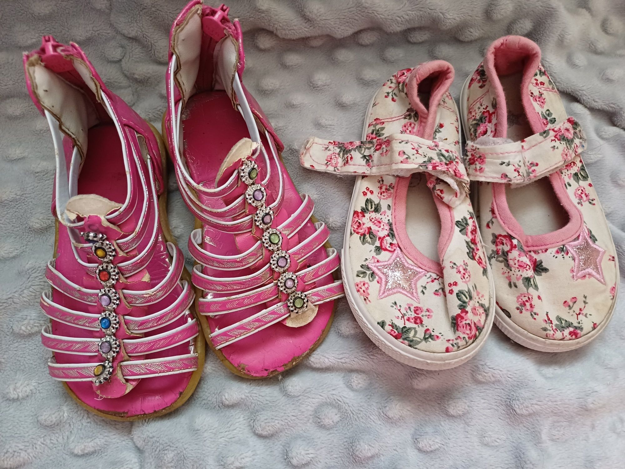 Buty r 21 i 22 dziewczynka, kapcie, sandałki 8 szt