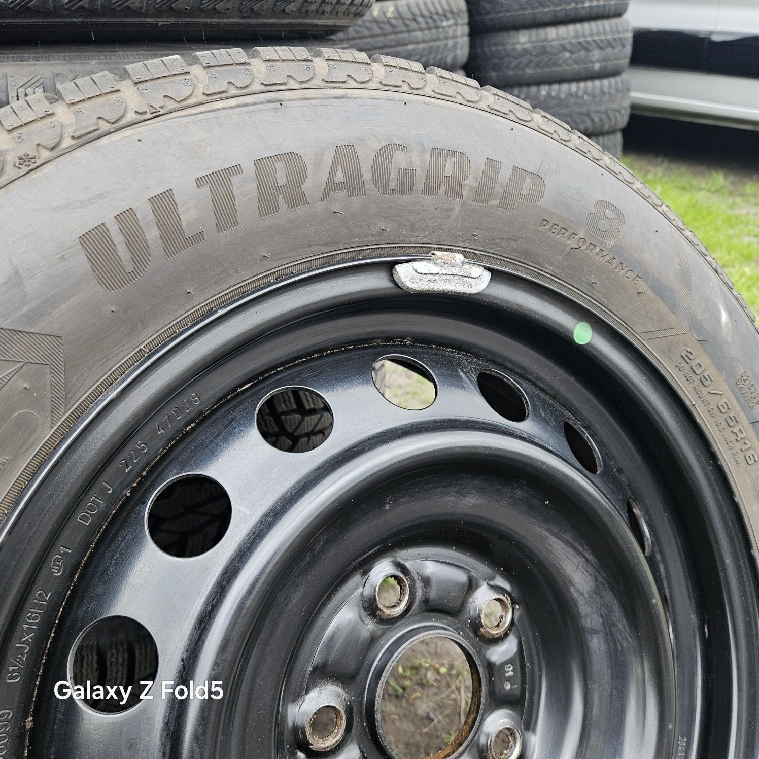 Koła zimowe 205/65/16 Toyota Yaris Cross 5x114,3 ET45 TPMS 7,5mm 23rok
