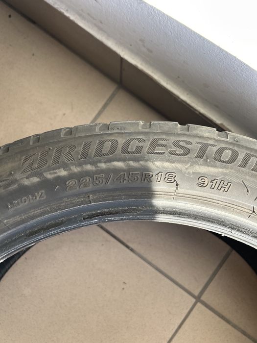 Bridgestone 225/45 r18 2szt zimowe