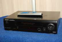 Magnetowid stereo  Philips pilotem