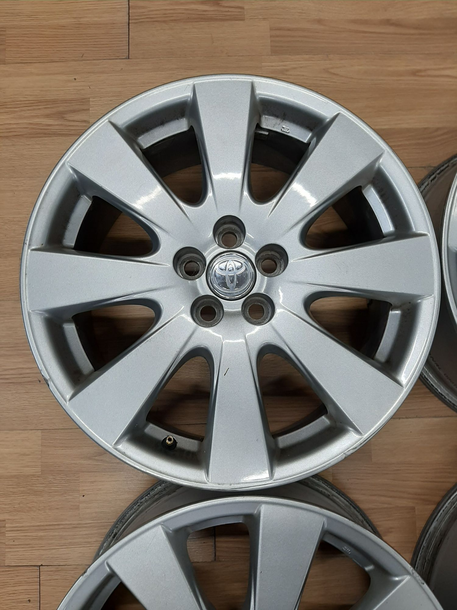 Оригінальні диски 5*100R17 Toyota avensis,prius,corolla