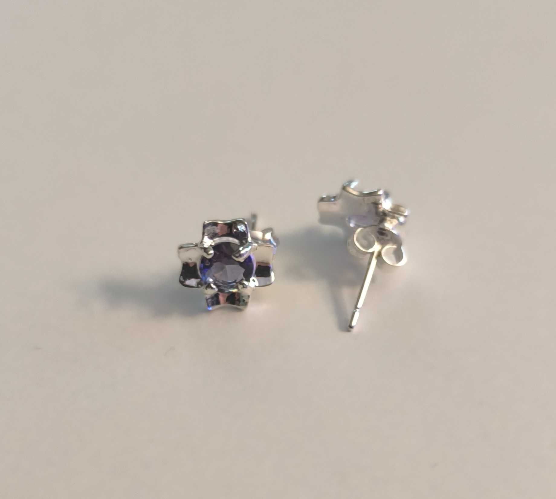 Brincos Elegantes de Zircão com Prata S925 – Design Exclusivo