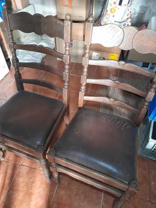 Cadeiras de estilo barroco estofadas à mão