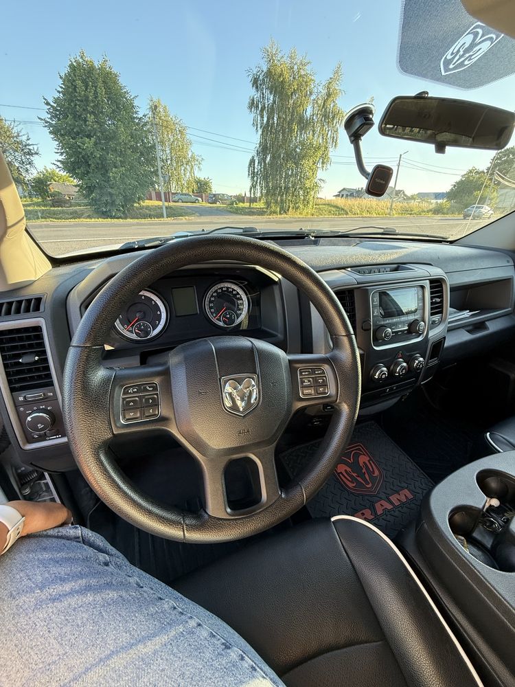 Dodge Ram 5.7 2015