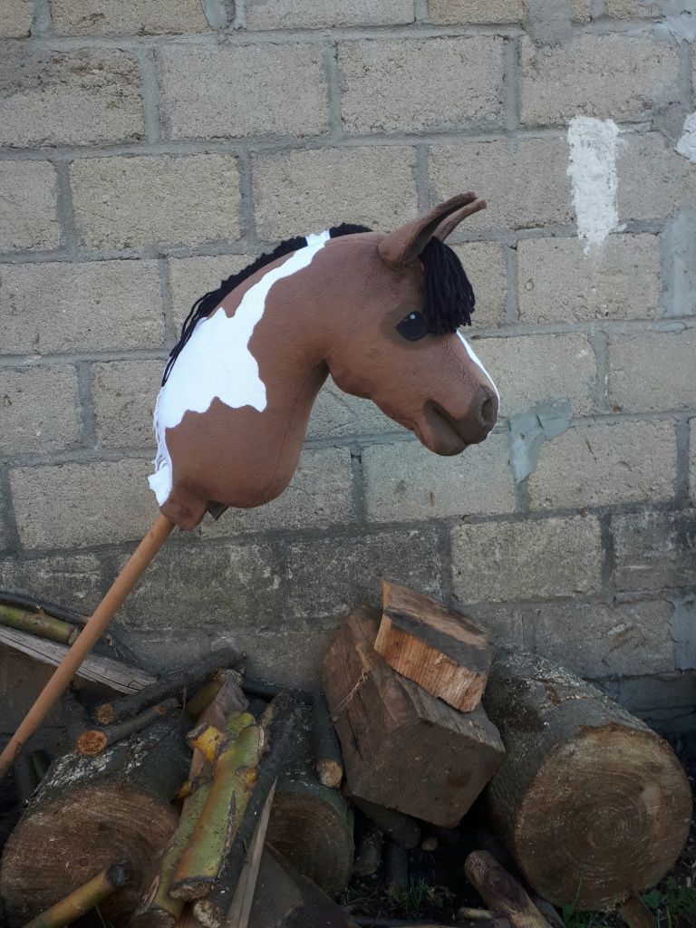 Hobby horse z ogłowiem, kijem