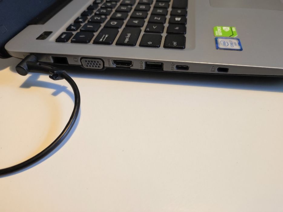 Computador portátil ASUS