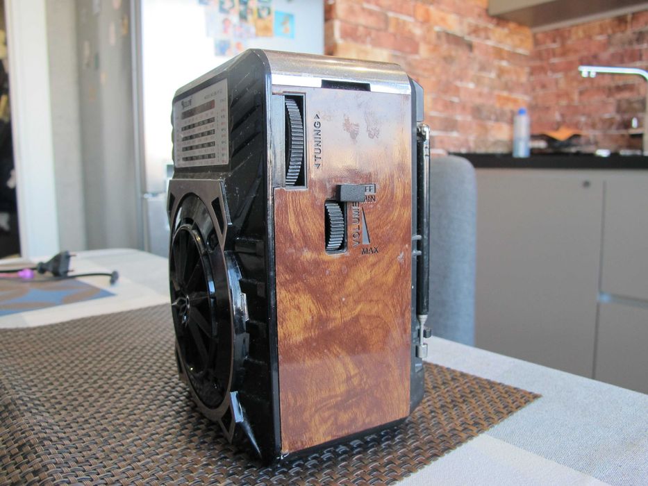 Стильное мини радио с фонариком 220V, с аккумулятором + подарок