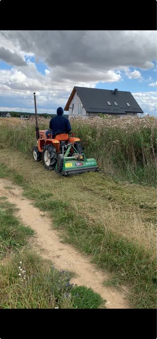 Koszenie traw kosiarka bijakowa