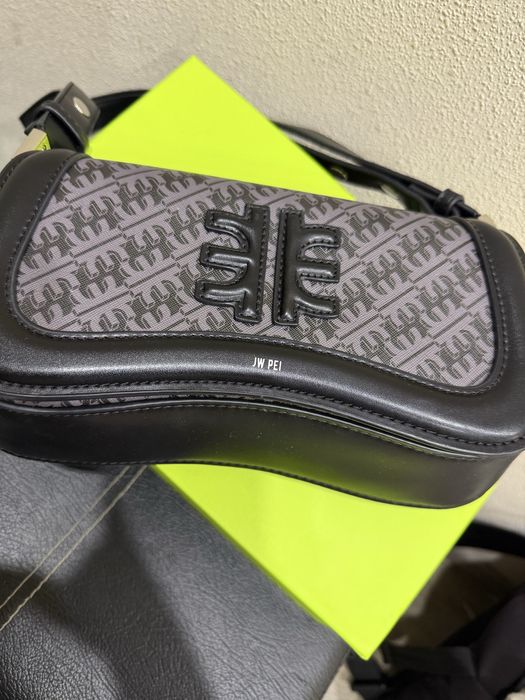 Трендова сумка JW PEI сіра новий стан повний комплект