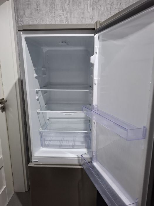 Lodówka BEKO szara