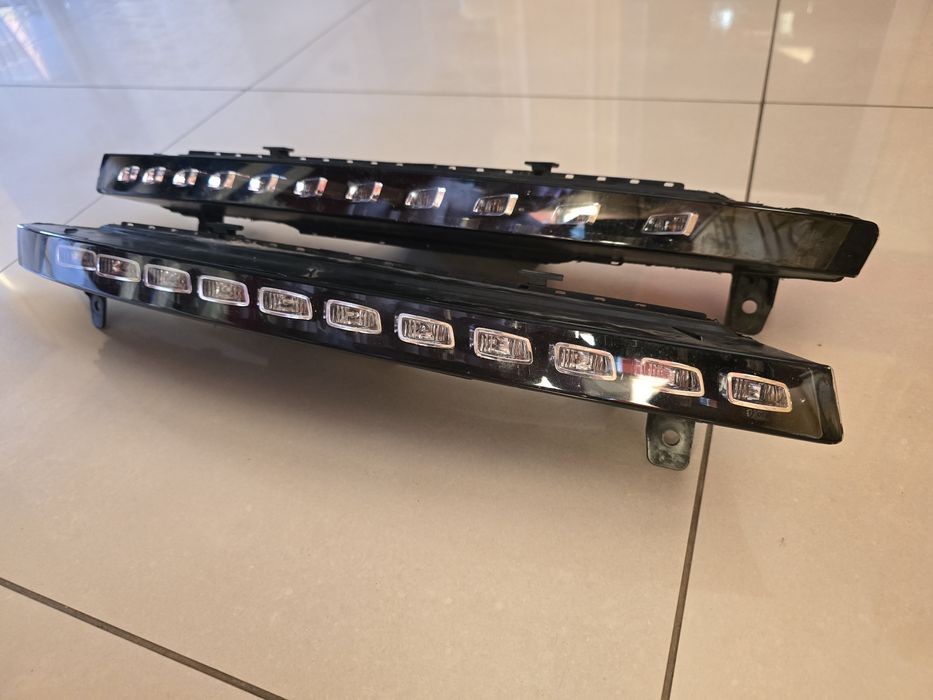 Kierunkowskazy lewy i prawy do audi Q7