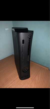 Xbox 360 usada, em bom estado.