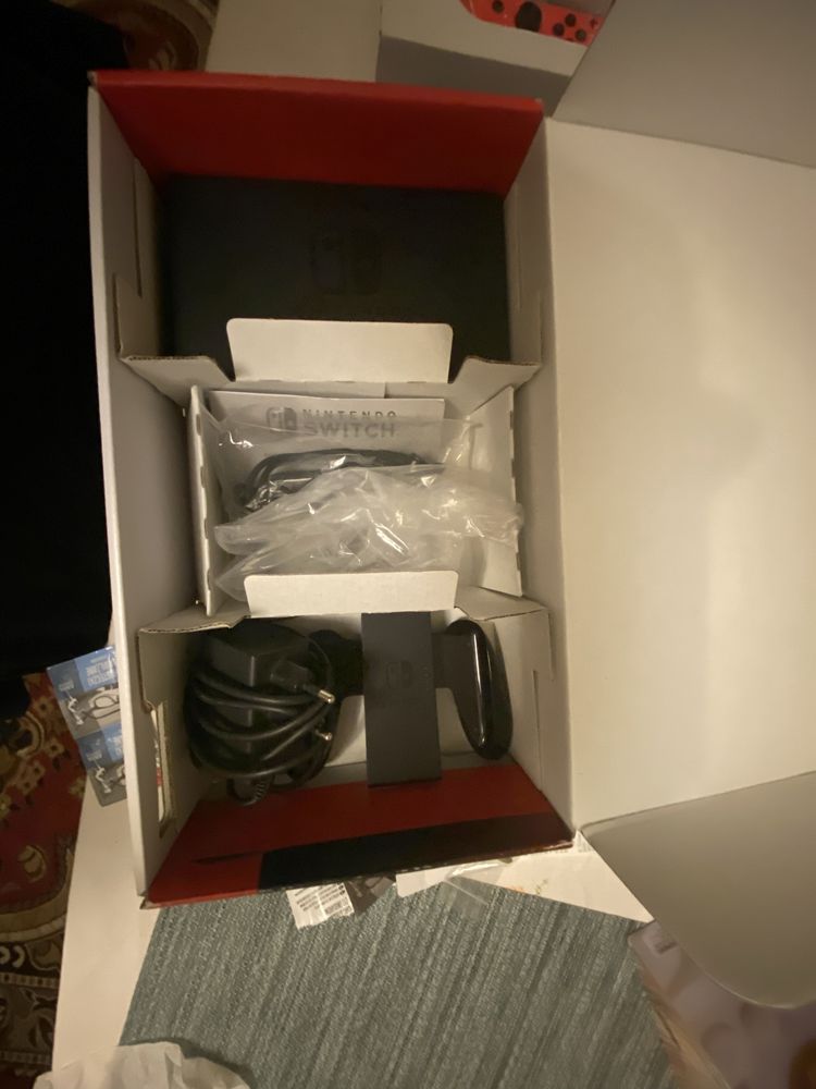 Nintendo switch +etui +pad +2gry
