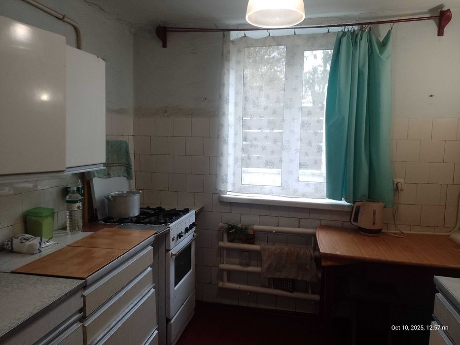 Здам кімнату толковим хлопцям.