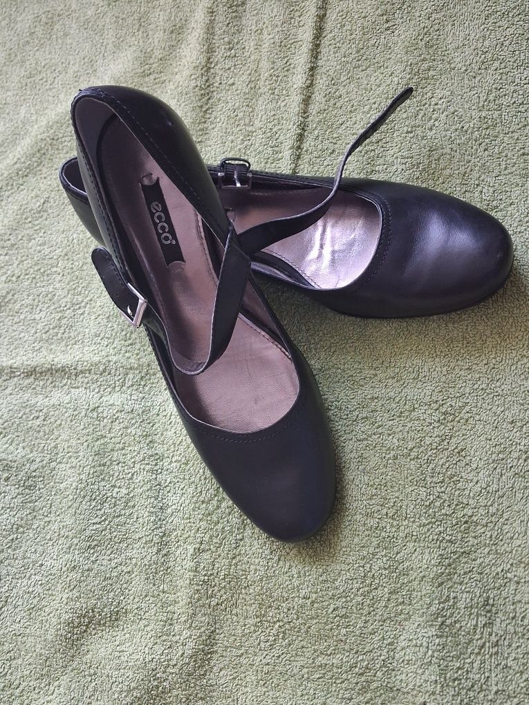 Eleganckie damskie buty ecco skórzane r.38 r.