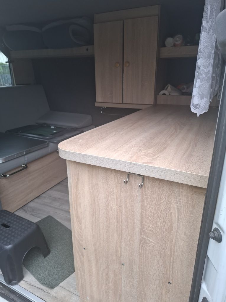 Nissan interstar kamper
