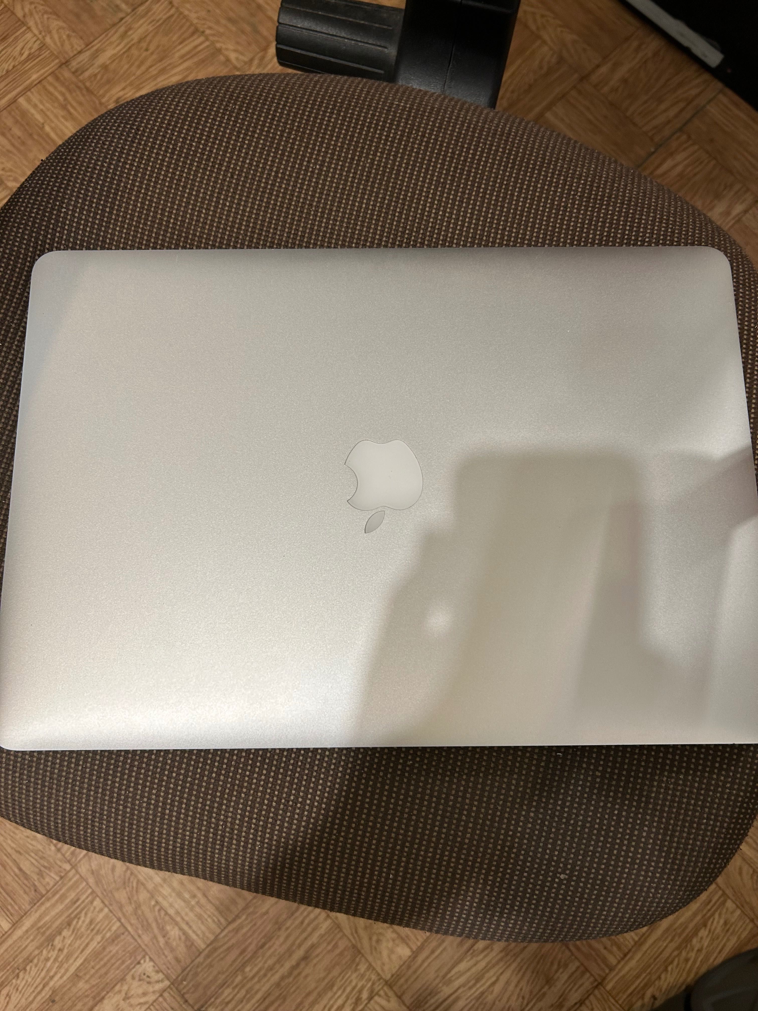 Mac Book Pro 15" 2014р, 2.2Ghz 16Гб оперативки 250Гб SSD