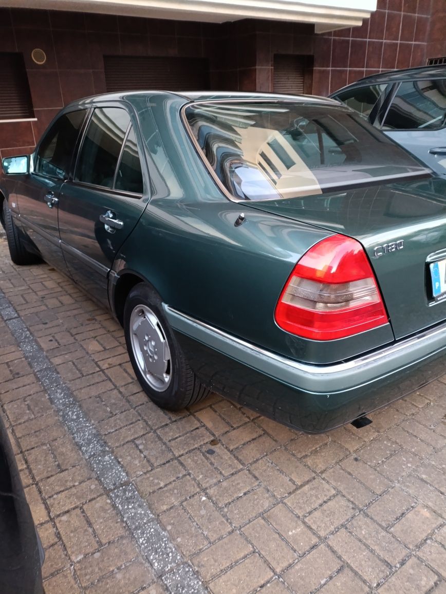 Mercedes Benz  C180