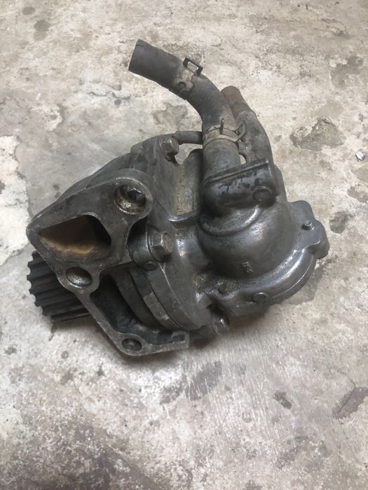 Помпа Мазда 6 GG 2.0 2002-2005