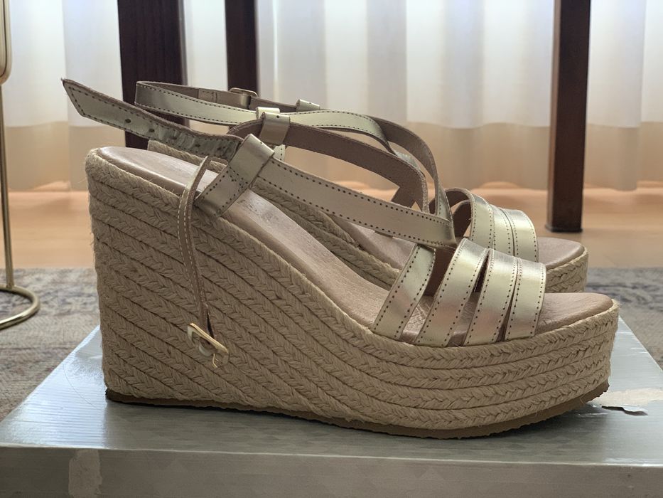 Sandalias Douradas - como novas