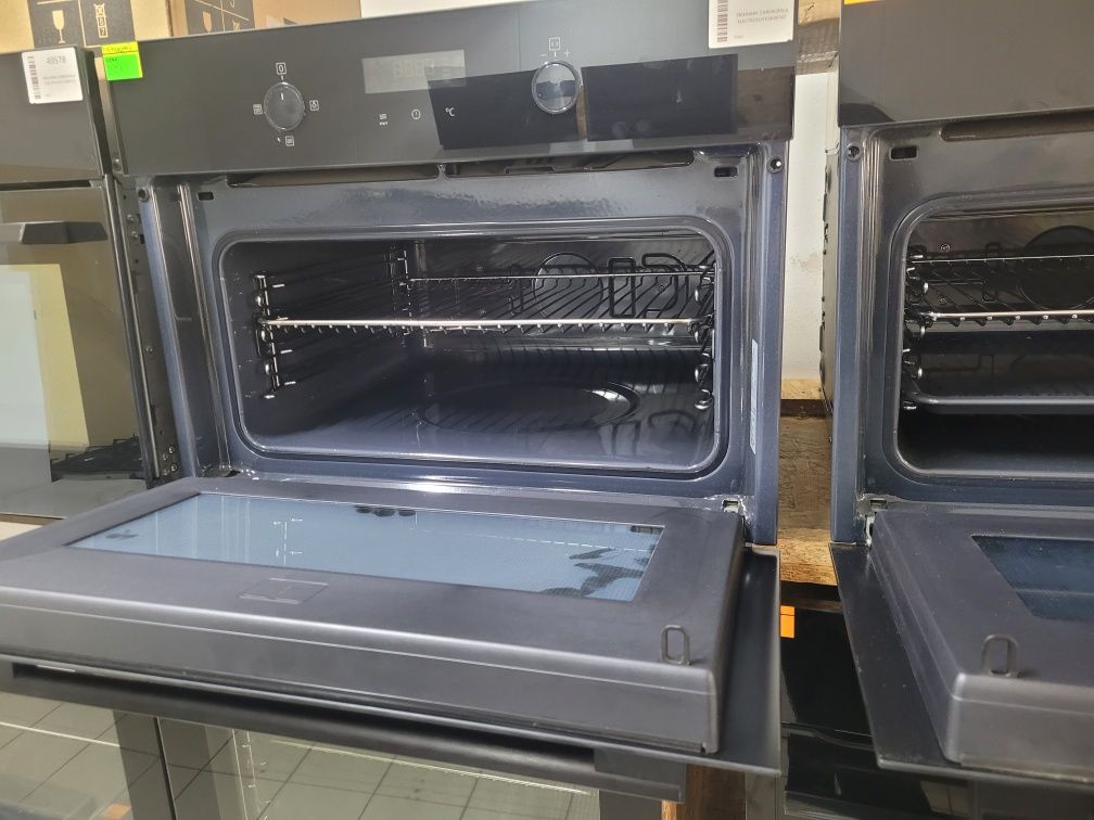 Kuchenka mikrofalowa Electrolux Seria 600 EVK6E40Z
1
2
3
4
Kuchenka mi