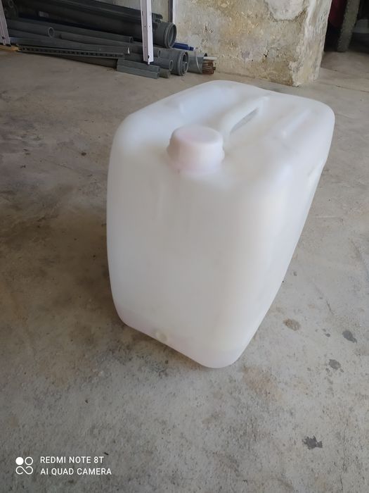 Barica, Jarican, Deposito plastico com furo para torneira 30 litros