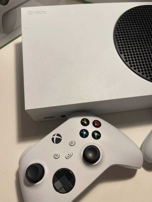 Xbox Series S, dwa pady