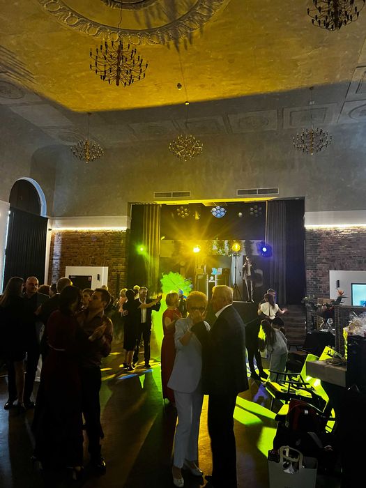 Dj na wesele, urodziny, 18, osiemnastki, rocznice, firmowe, studniówki