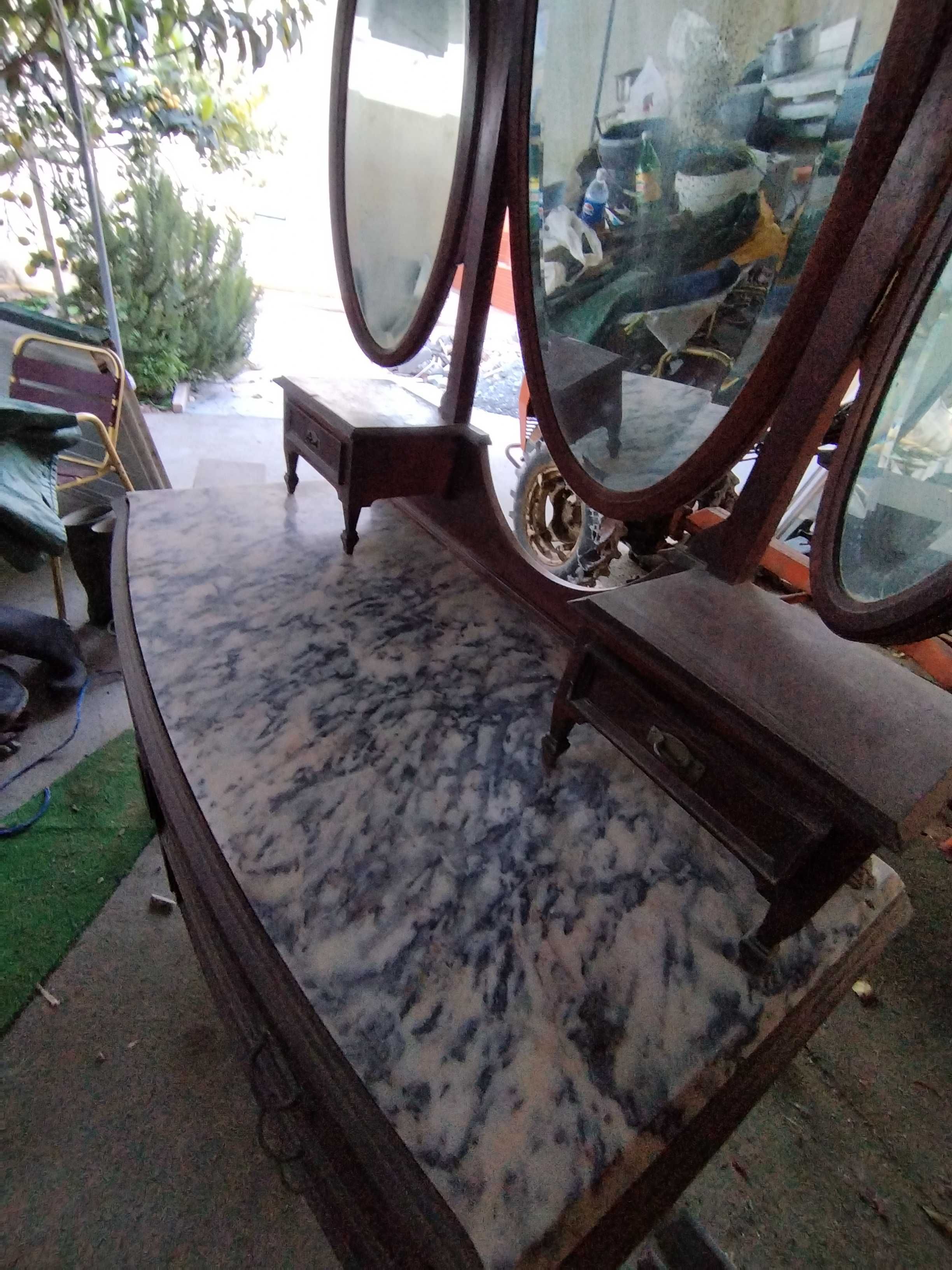 Cómoda para antiquário