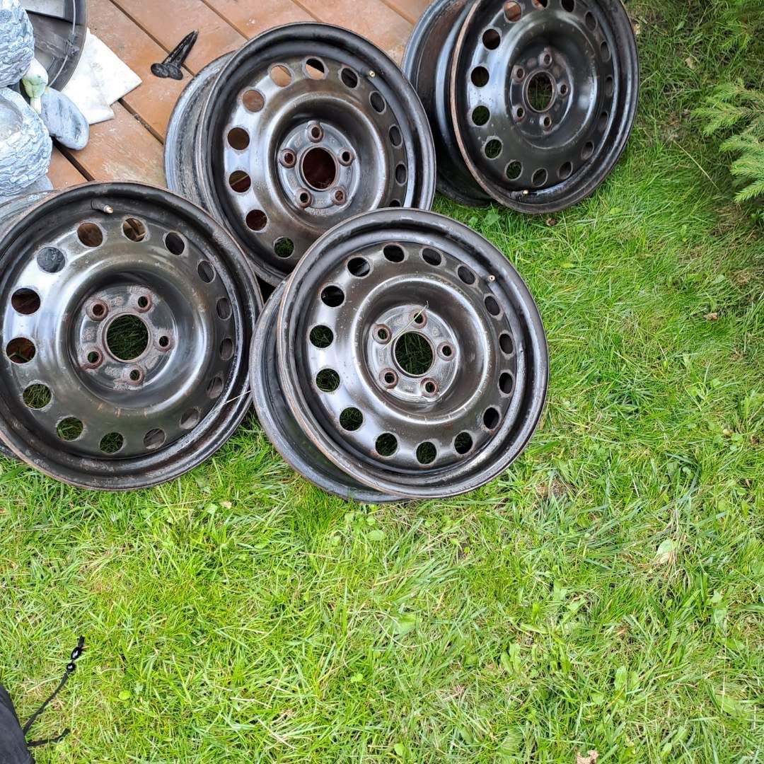 Sprzedam oryginalne felgi stalowe do KIA Ceed II (4szt) 16 cali