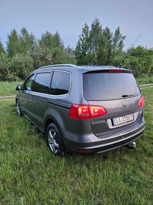 VW Sharan automat sam parkuje