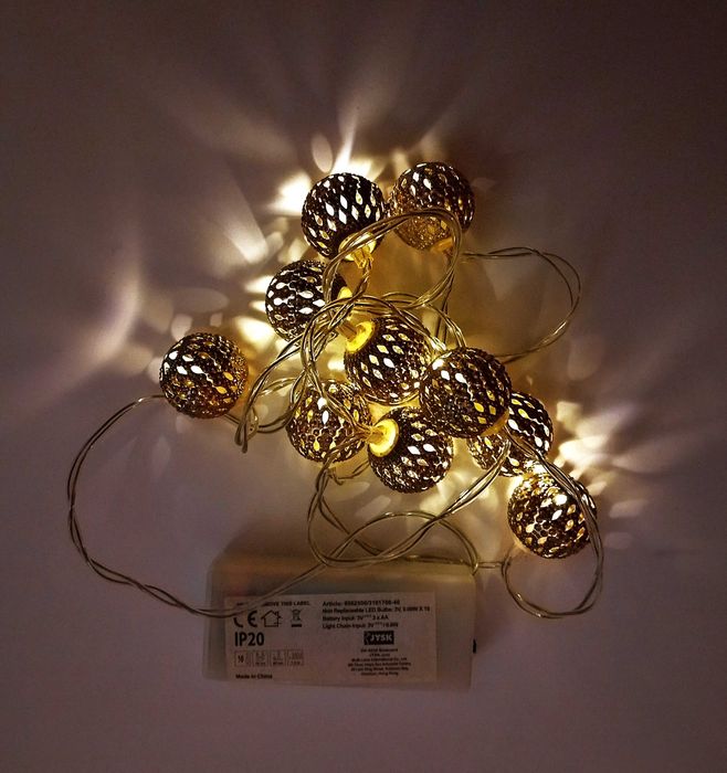 Светодиодная гирлянда шарики 90 см Серебро