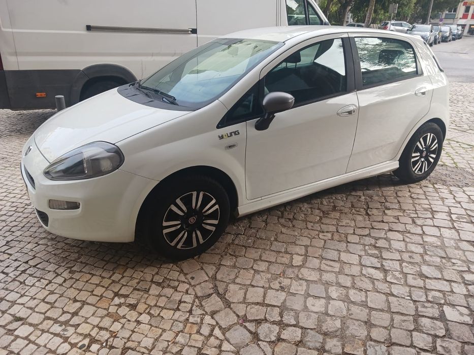 Fiat Punto 1.2 8v 69cv Young 5p